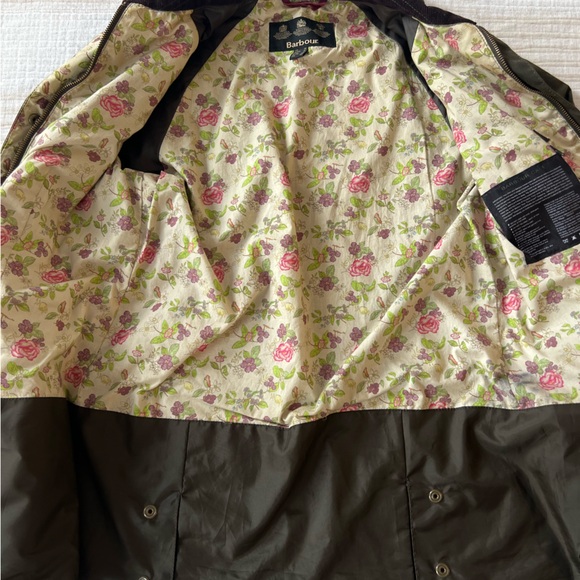 Barbour Olive Green Jacket with Floral Cream Lining - Picture 5 of 6